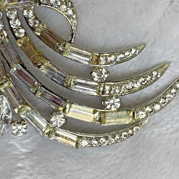 Vintage 50s Rhinestone Brooch Clear Crystal Marquis Baguette Spray Pin Statement - Picture 4 of 11
